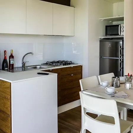 Lido אתר קמפינג 4*