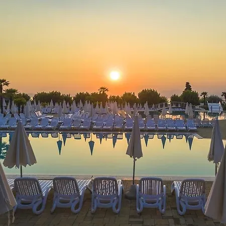 Lido Λατζίζε