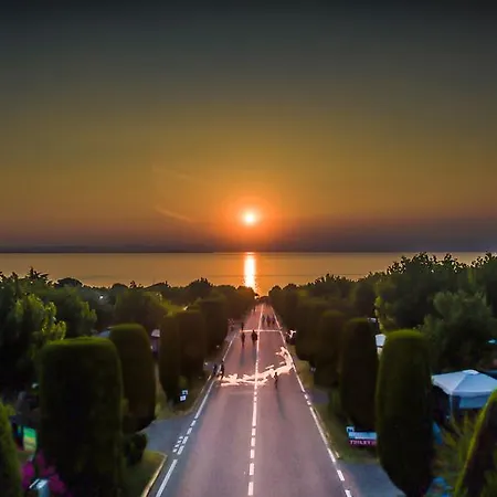 Κάμπινγκ Lido Λατζίζε