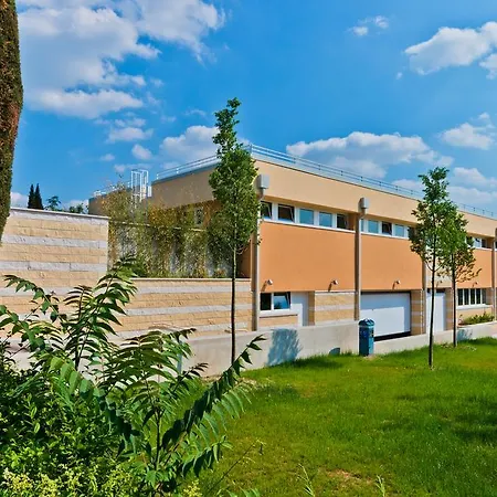 Lido Κάμπινγκ Λατζίζε
