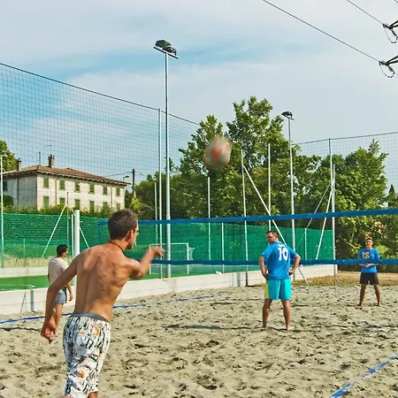 Lido Κάμπινγκ Λατζίζε