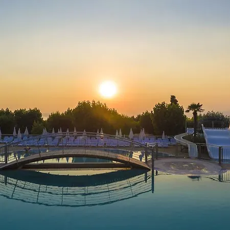 Lido 4*